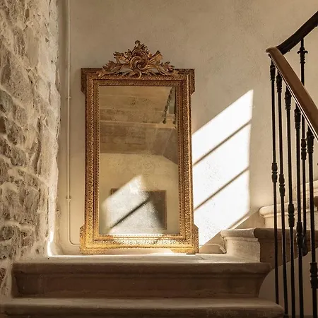 La Fugue -demeure Historique Située Dans Un Château -proche De Uzes Et Nimes *