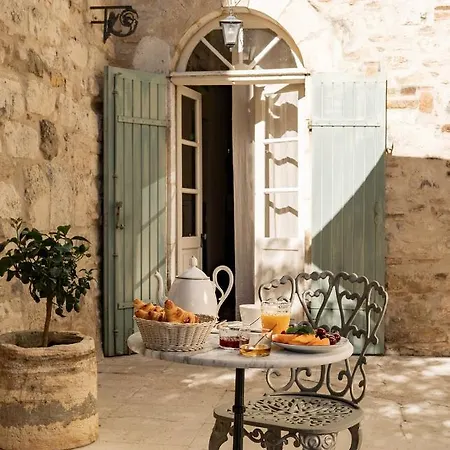 La Fugue -demeure Historique Située Dans Un Château -proche De Uzes Et Nimes Brignon