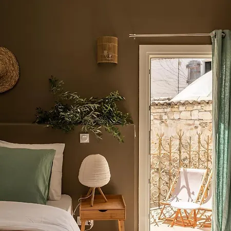 Maison d'hôtes La Fugue -demeure Historique Située Dans Un Château -proche De Uzes Et Nimes