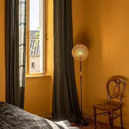 La Fugue -demeure Historique Située Dans Un Château -proche De Uzes Et Nimes Maison d'hôtes