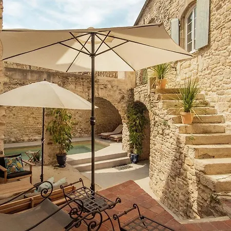 Maison d'hôtes La Fugue -demeure Historique Située Dans Un Château -proche De Uzes Et Nimes
