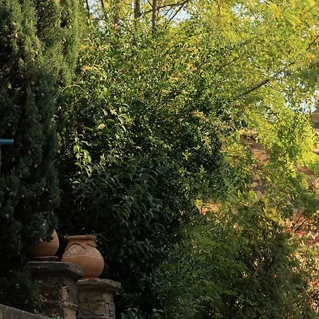 Maison d'hôtes La Fugue -demeure Historique Située Dans Un Château -proche De Uzes Et Nimes