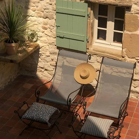 Maison d'hôtes La Fugue -demeure Historique Située Dans Un Château -proche De Uzes Et Nimes