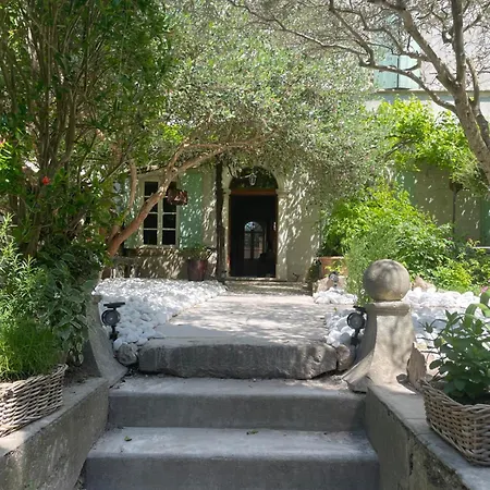 La Fugue, Demeure Historique Proche De Uzes,nimes,cevennes 4* Brignon