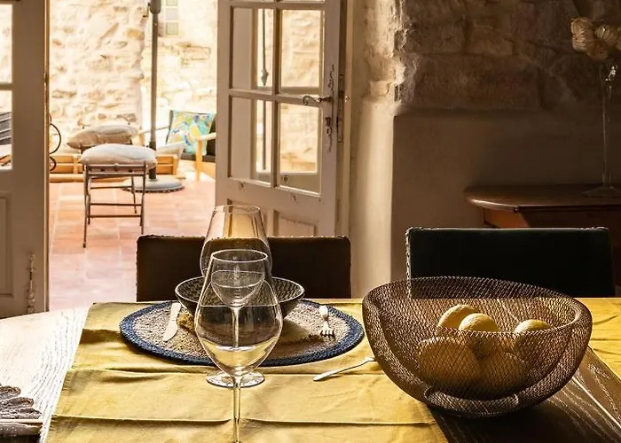 La Fugue, Demeure Historique Proche De Uzes,nimes,cevennes 4* Brignon